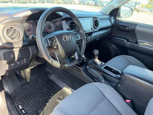 Used 2022 Toyota Tacoma SR image 8