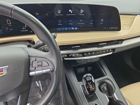 Used 2024 Cadillac XT4 Premium Luxury image 33