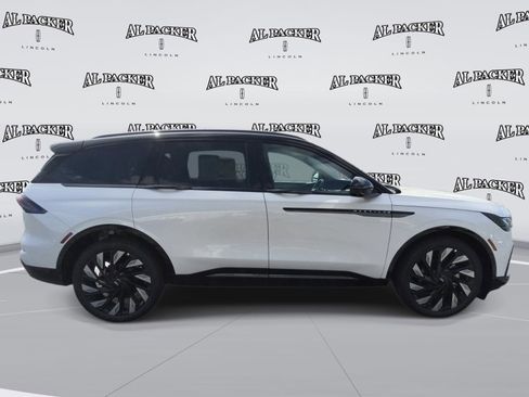New 2026 Lincoln Nautilus Reserve w/ Jet Appearance Package AWD/4WD image 6