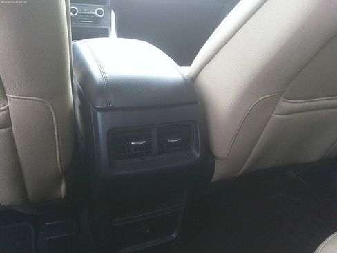 Used 2023 Ford Edge SE image 19