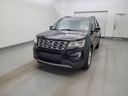 Used 2016 Ford Explorer XLT w/ Equipment Group 202A AWD/4WD image 15