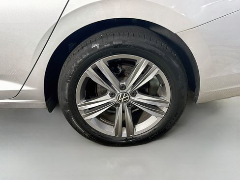Used 2024 Volkswagen Jetta SE FWD image 37