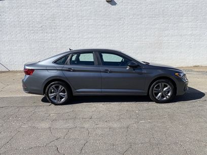 Used 2024 Volkswagen Jetta SE