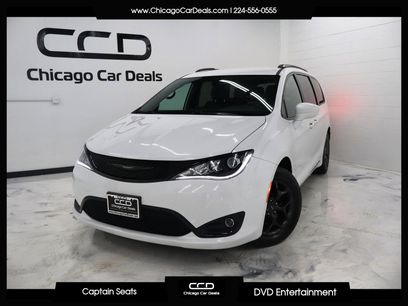 Used 2018 Chrysler Pacifica Touring-L w/ Premium Audio Group