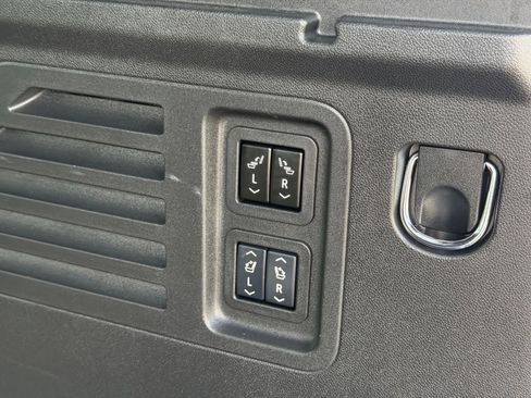 Used 2024 GMC Acadia Denali w/ LPO, Floor Liner Package FWD image 33
