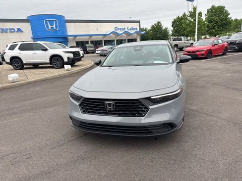 Certified 2025 Honda Accord SE image 2
