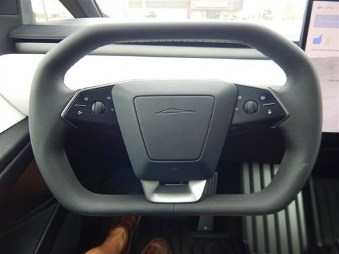 Used 2024 Tesla Cybertruck AWD Crew Cab image 25
