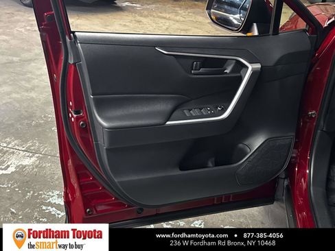 Used 2024 Toyota RAV4 LE AWD/4WD image 15