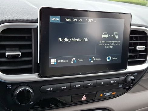 Used 2025 Hyundai Venue SEL FWD image 19