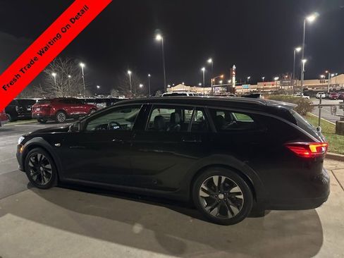 Used 2019 Buick Regal Essence w/ Driver Confidence Package I image 4