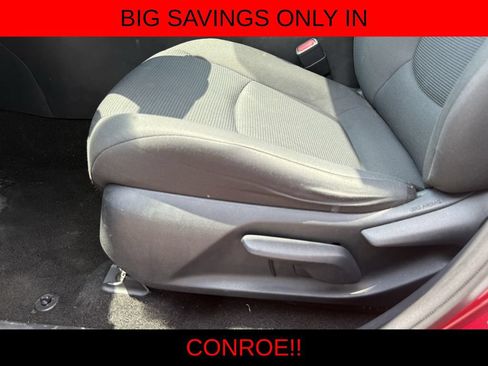 Used 2021 Toyota RAV4 LE AWD/4WD image 13