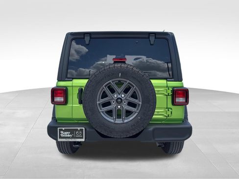 Used 2025 Jeep Wrangler Sport AWD/4WD image 6