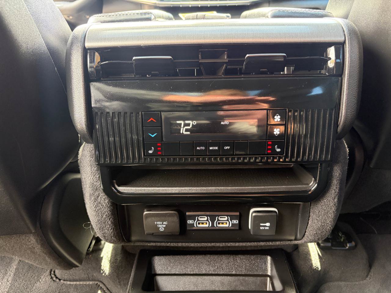 Used 2024 Jeep Wagoneer Series II AWD/4WD image 27