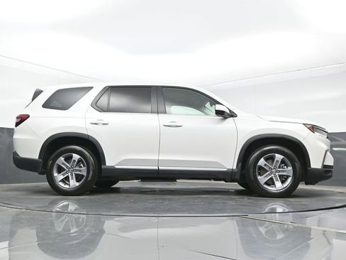 Certified 2025 Honda Pilot EX-L image 26