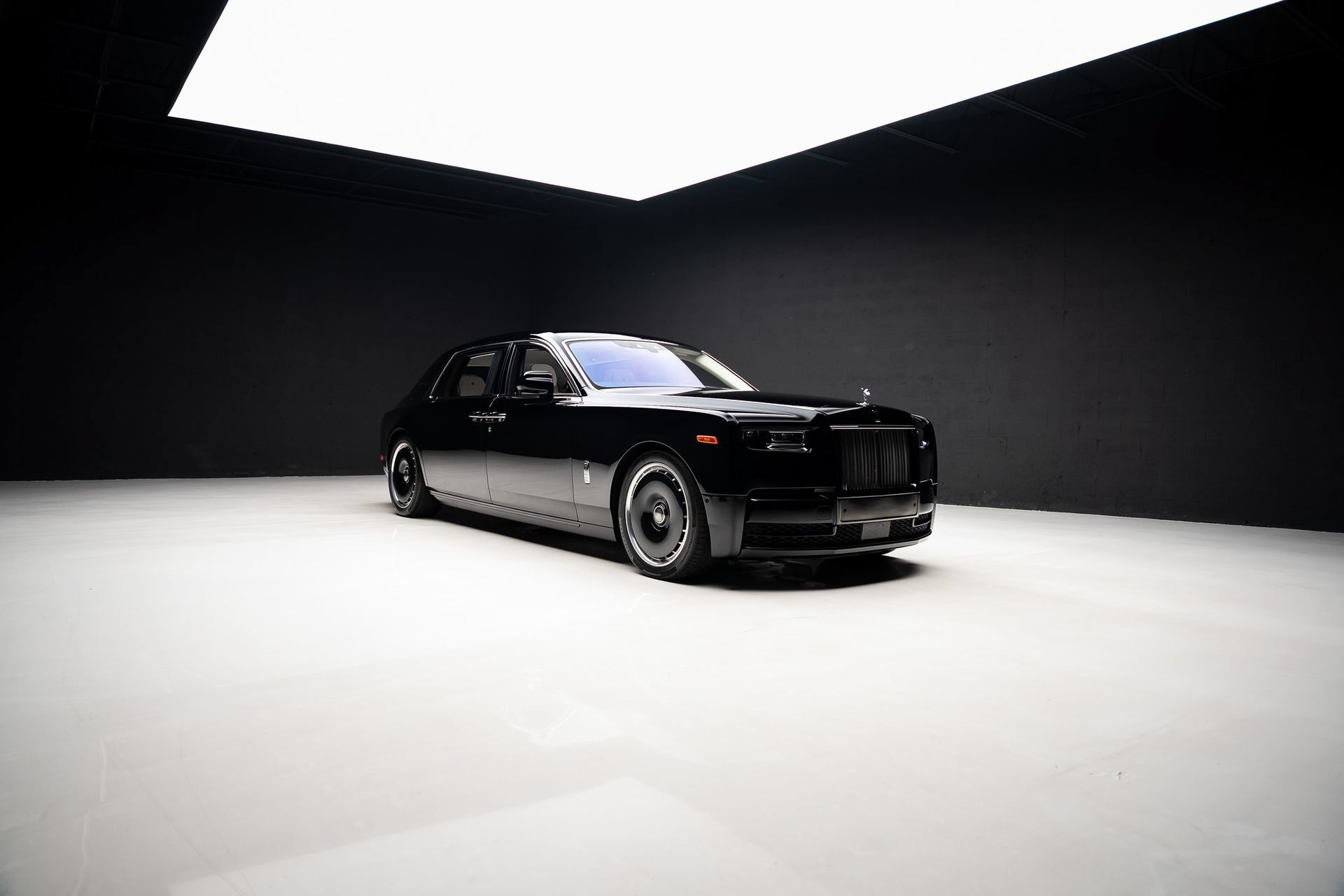 Used 2024 Rolls-Royce Phantom Extended Wheelbase RWD image 98