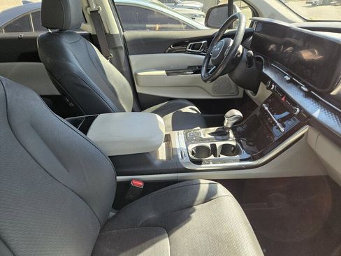 Certified 2024 Kia Carnival SX Prestige image 3