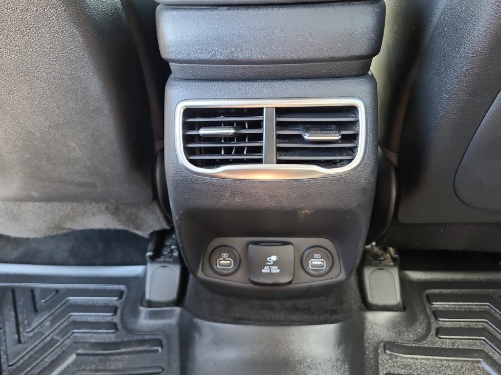 Used 2022 Hyundai Santa Fe Limited w/ Cargo Package AWD/4WD image 29