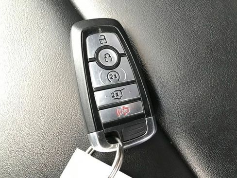 Used 2023 Ford Explorer XLT image 23