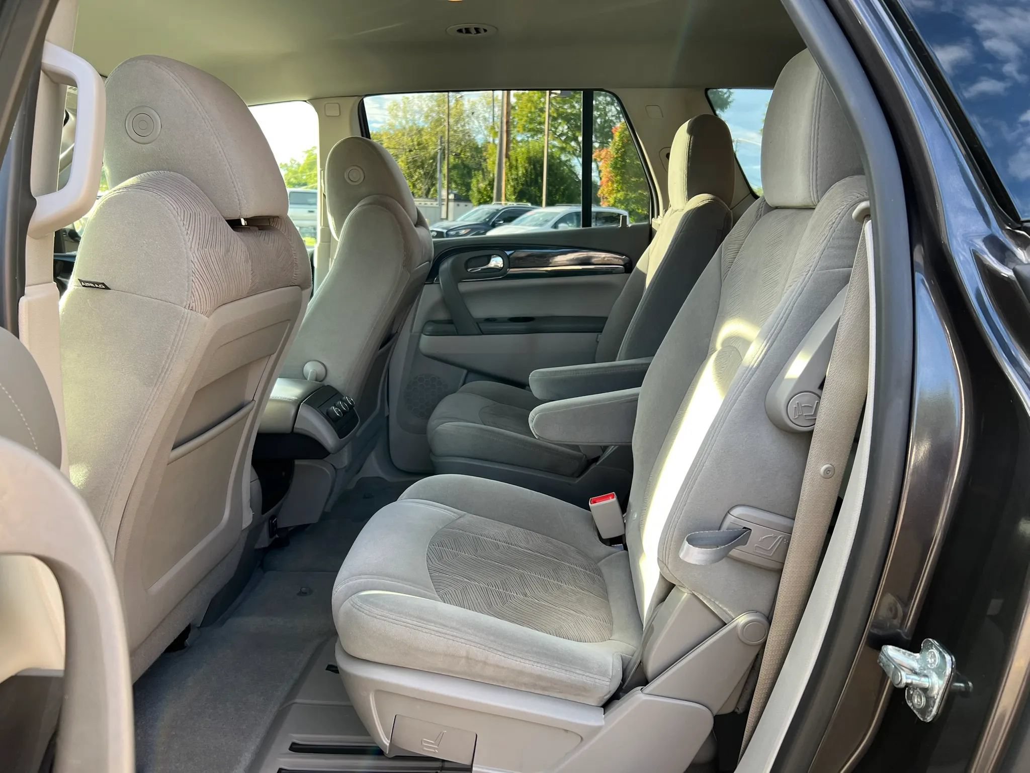 Used 2016 Buick Enclave Convenience w/ Trailering Package FWD image 27