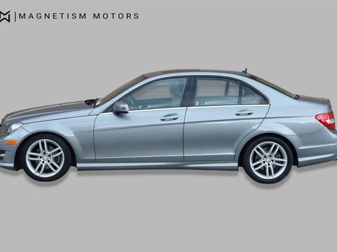 Used 2014 Mercedes-Benz C 250 Sedan image 2