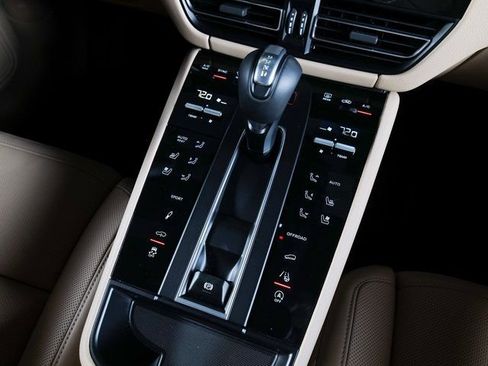 New 2026 Porsche Macan S image 17