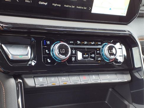 New 2026 GMC Sierra 2500 AT4 w/ AT4 Premium Plus Package AWD/4WD image 12