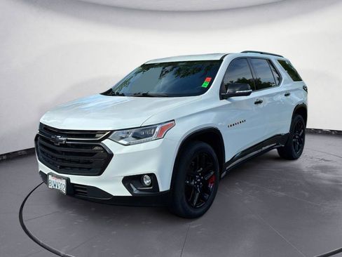 Used 2021 Chevrolet Traverse Premier w/ Redline Edition FWD image 3