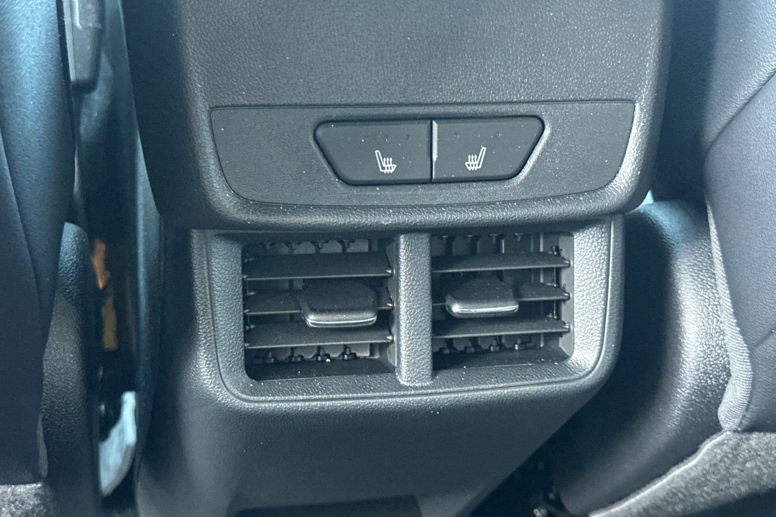 Used 2026 Chevrolet Equinox ACTIV w/ Convenience Package III FWD image 40