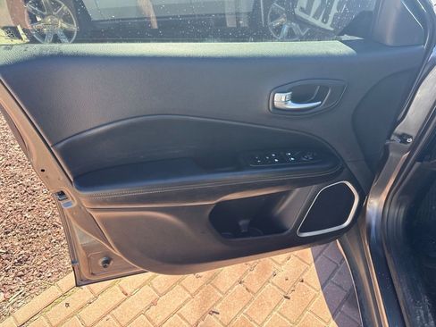 Used 2018 Jeep Compass Sport image 9