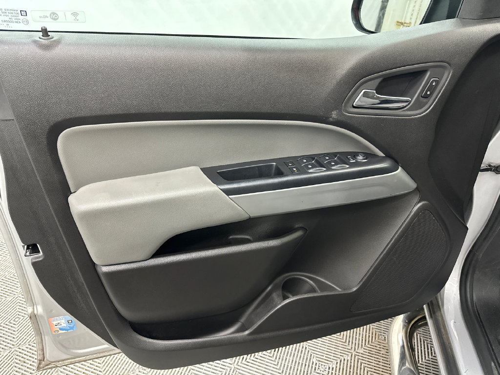 Used 2016 Chevrolet Colorado LT w/ LT Convenience Package RWD image 10