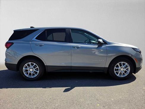 Used 2024 Chevrolet Equinox LT AWD/4WD image 2