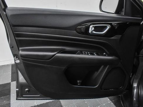 Used 2022 Jeep Compass Altitude image 13