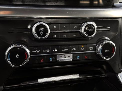 Used 2022 Ford F150 Lariat image 19