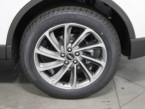 New 2026 Lincoln Corsair Premiere image 17