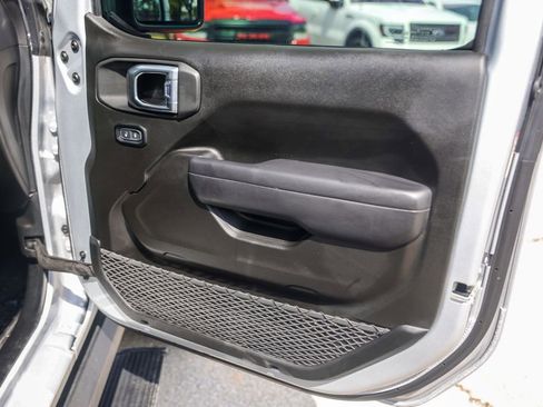 Used 2024 Jeep Wrangler Unlimited Rubicon w/ Convenience Group image 27