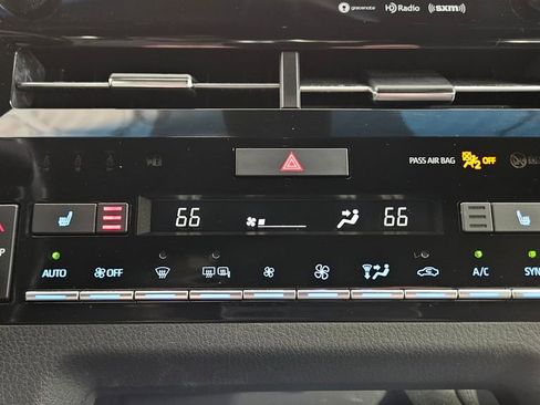 Used 2019 Toyota Avalon XLE w/ Carpet Mat Package image 32