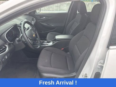 Used 2023 Chevrolet Malibu RS FWD image 2