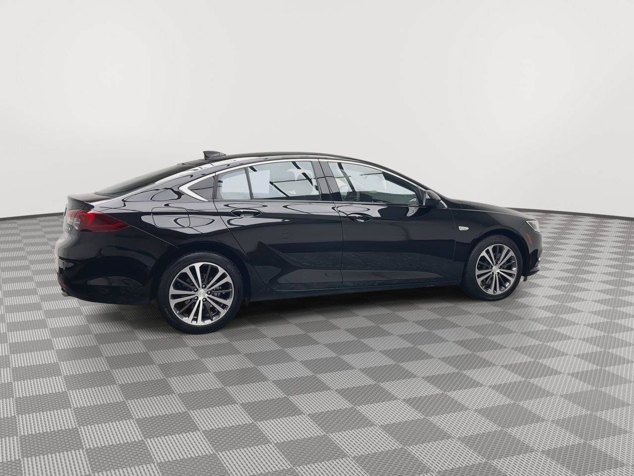Certified 2020 Buick Regal Essence FWD image 39
