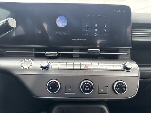 Used 2025 Hyundai Kona SE FWD image 12