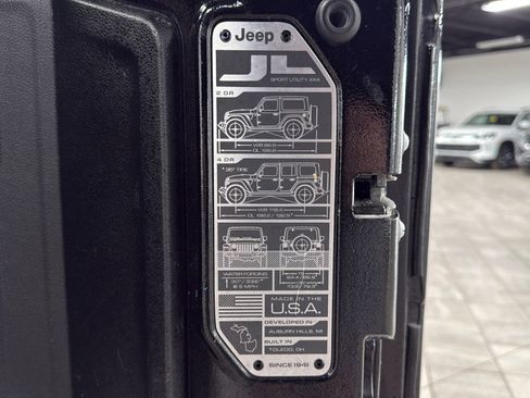 Used 2022 Jeep Wrangler Unlimited Sport image 39