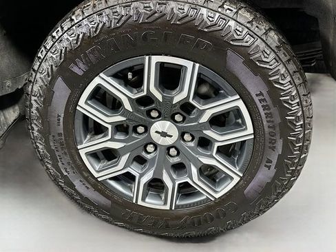 Used 2023 Chevrolet Colorado Z71 w/ Z71 Convenience Package 2 image 30