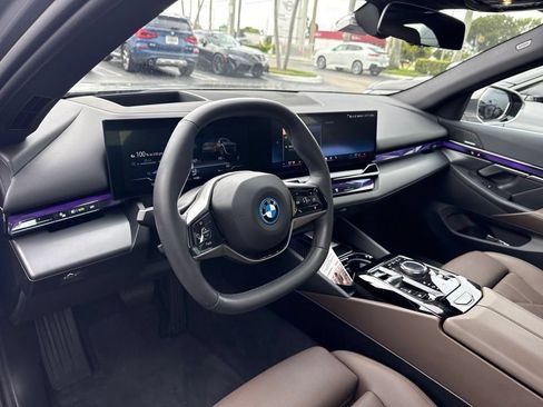 Used 2024 BMW i5 eDrive40i w/ M Sport Package RWD image 7