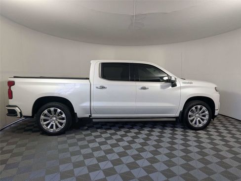 Used 2020 Chevrolet Silverado 1500 High Country w/ Technology Package image 5