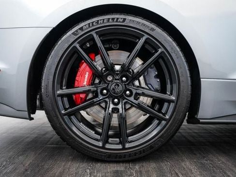 Used 2021 Ford Mustang Shelby GT500 w/ Technology Package RWD image 39