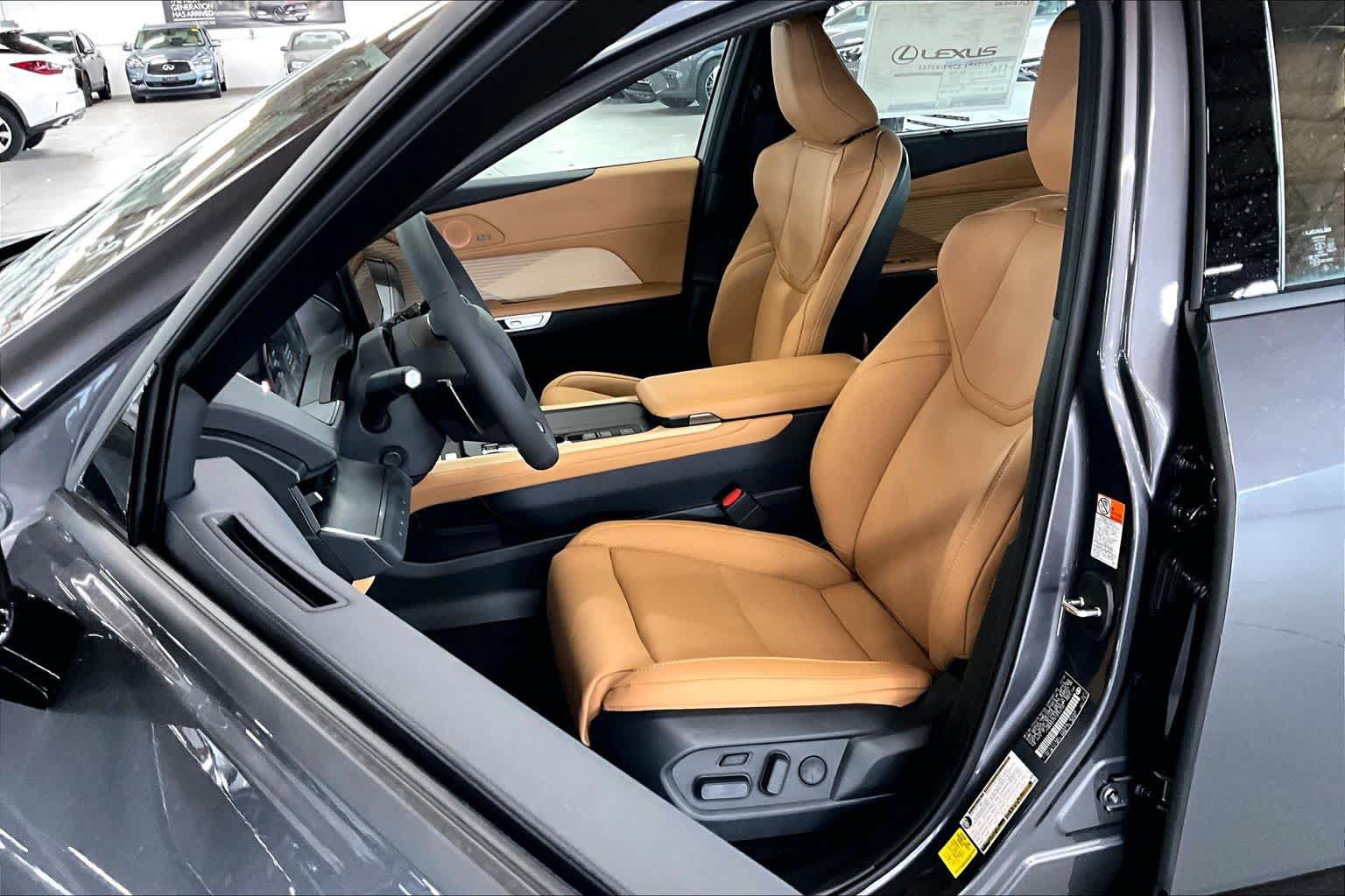 New 2026 Lexus ES 500e AWD/4WD image 9