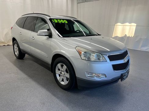 Used 2011 Chevrolet Traverse LT w/ Personal Connectivity Package FWD image 3