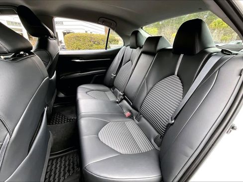 Used 2023 Toyota Camry SE image 19