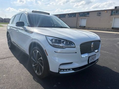 Used 2020 Lincoln Aviator Reserve w/ Equipment Group 202A AWD/4WD image 3