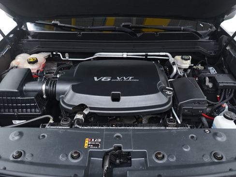 Used 2017 GMC Canyon SLE w/ All Terrain X Package image 31