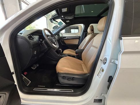 Used 2023 Volkswagen Tiguan SE R-Line AWD/4WD image 17